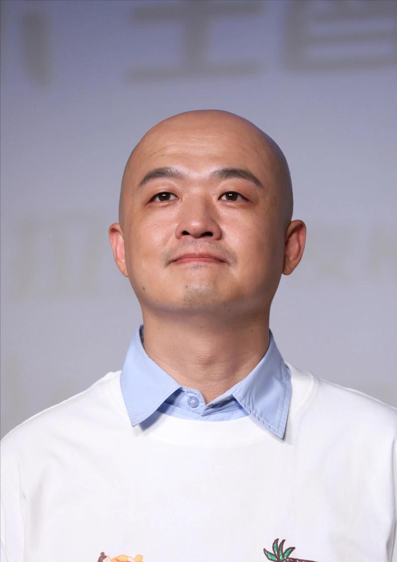 包贝尔，估计凉了

包文婧，意外火了

出事仅6天后，包贝尔被删除名字，曾耗时耗