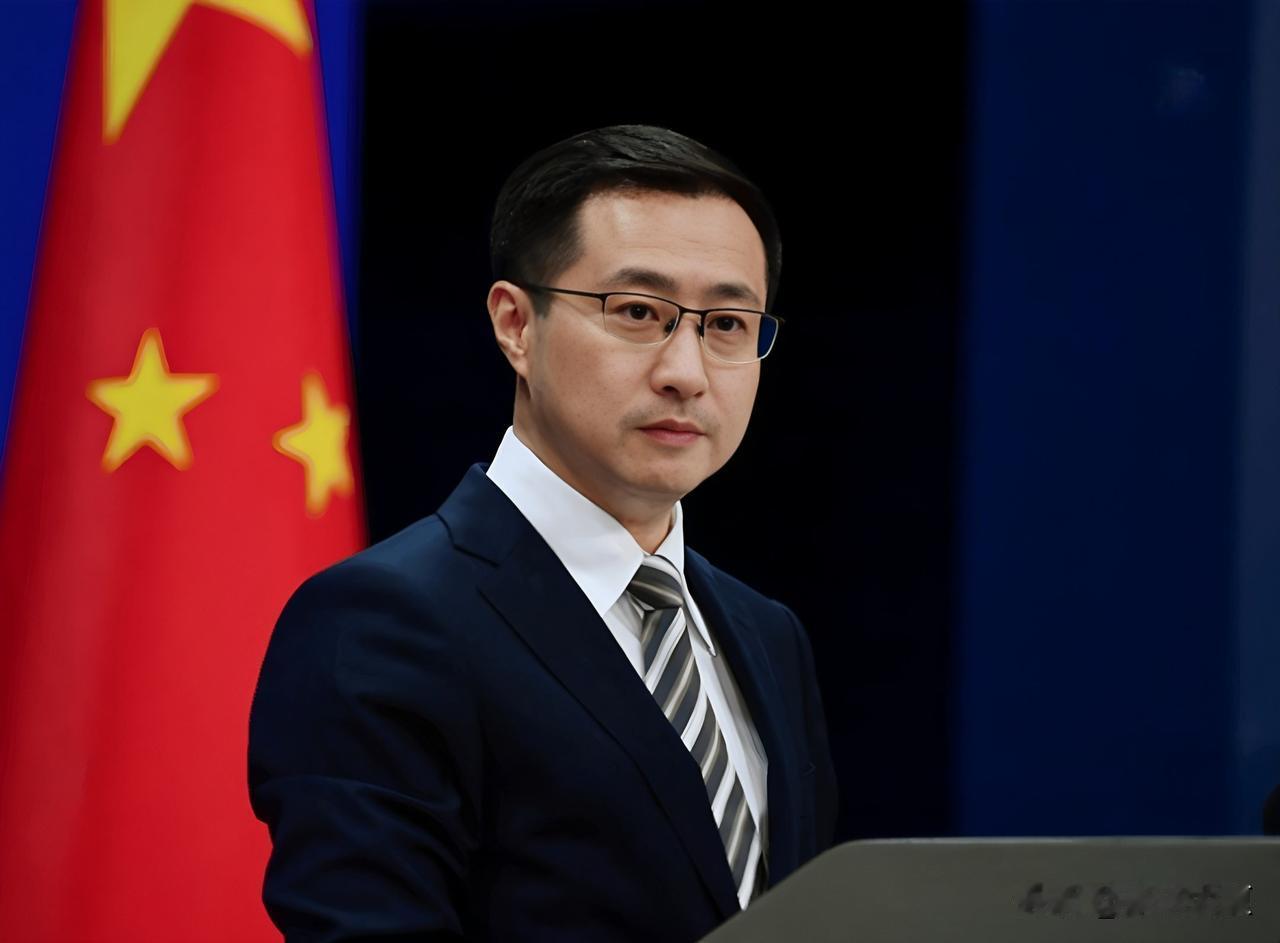 外交部直接点名菲律宾国防部！

最近菲律宾在南海接连碰壁之后，又换了新的炒作套路
