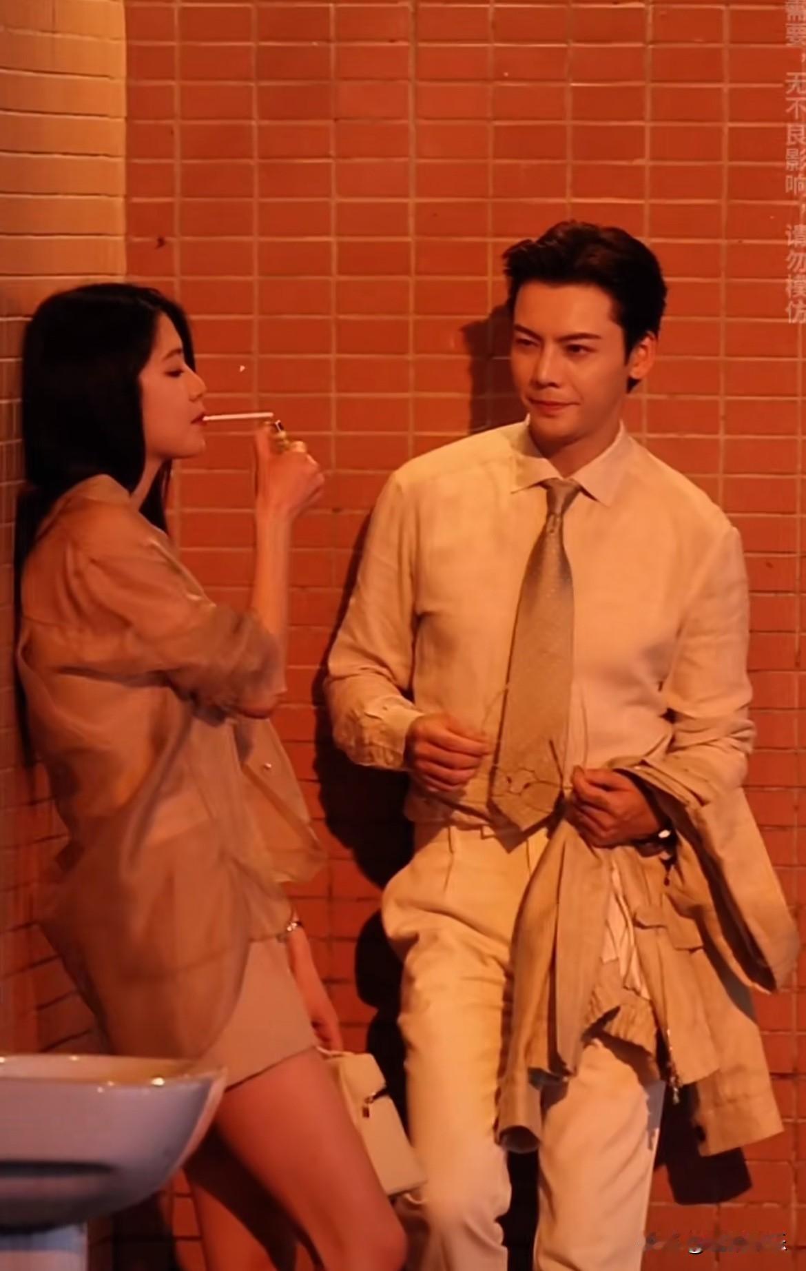 王医生应该是装纯[捂脸]他巨辣！
结了婚就这么敢演吗？佩服[赞]
果然还是港男无