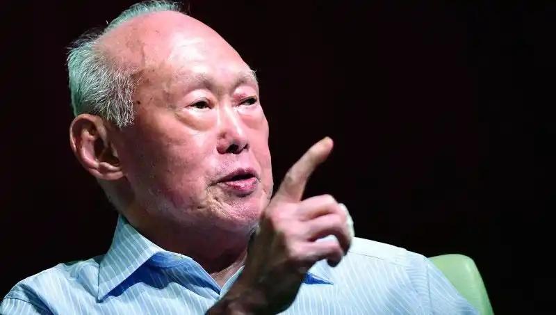 新加坡这个国家，再从李光耀开始就养成了一个非常不好的习惯，那就是这么一个500平