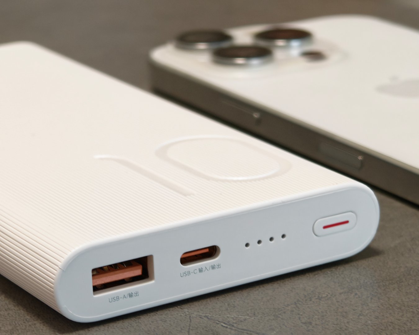 惯例宠粉抽奖转发➕关注，抽一个铁粉送【荣耀亲选充电宝 10000mAh】，有 3