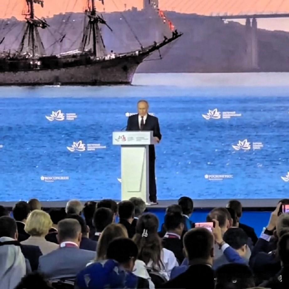 俄罗斯将对中国实行对等免签政策
        据俄媒9月5日消息:俄罗斯总统普