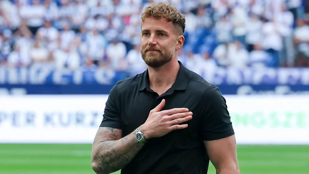 37岁的费尔曼宣布退役！作为诺伊尔“师弟”，拉尔夫-费尔曼也出自沙尔克青训，曾担