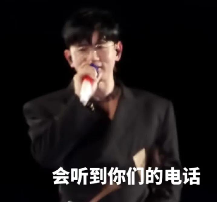 张杰被骂惨了！
9月9日晚，张杰再次冲上了热搜，原来是张杰工作室为之前张杰在演唱