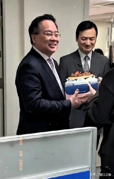 蔡正元博士受台独司法迫害，即将入狱！
我们对此深感痛心与悲愤！
蔡正元博士铁骨铮