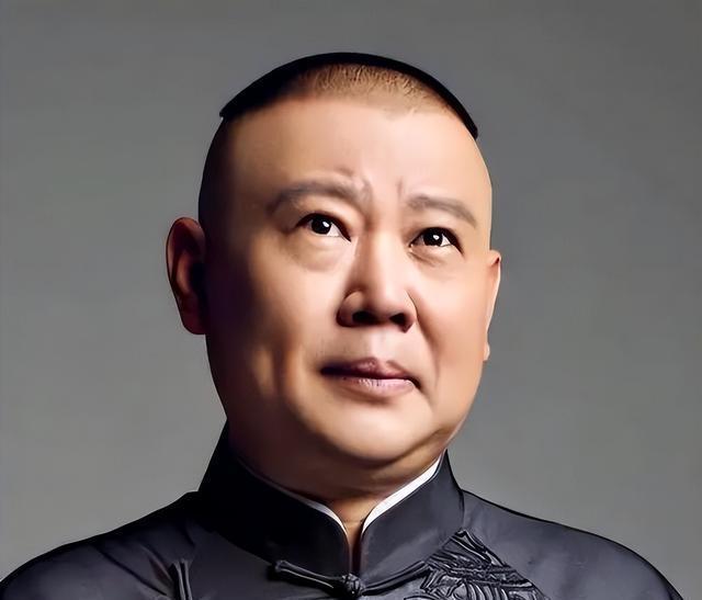郭麒麟暴瘦80斤零持股出局，郭德纲万字长文对抗深夜讨伐，德云社30年恩义债的最终