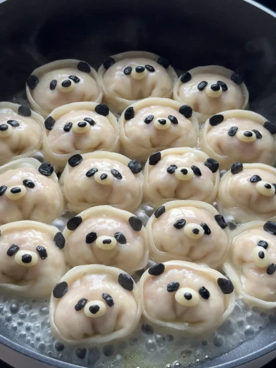 煎一锅脆脆的 🐼熊猫竹笋饺子🥟