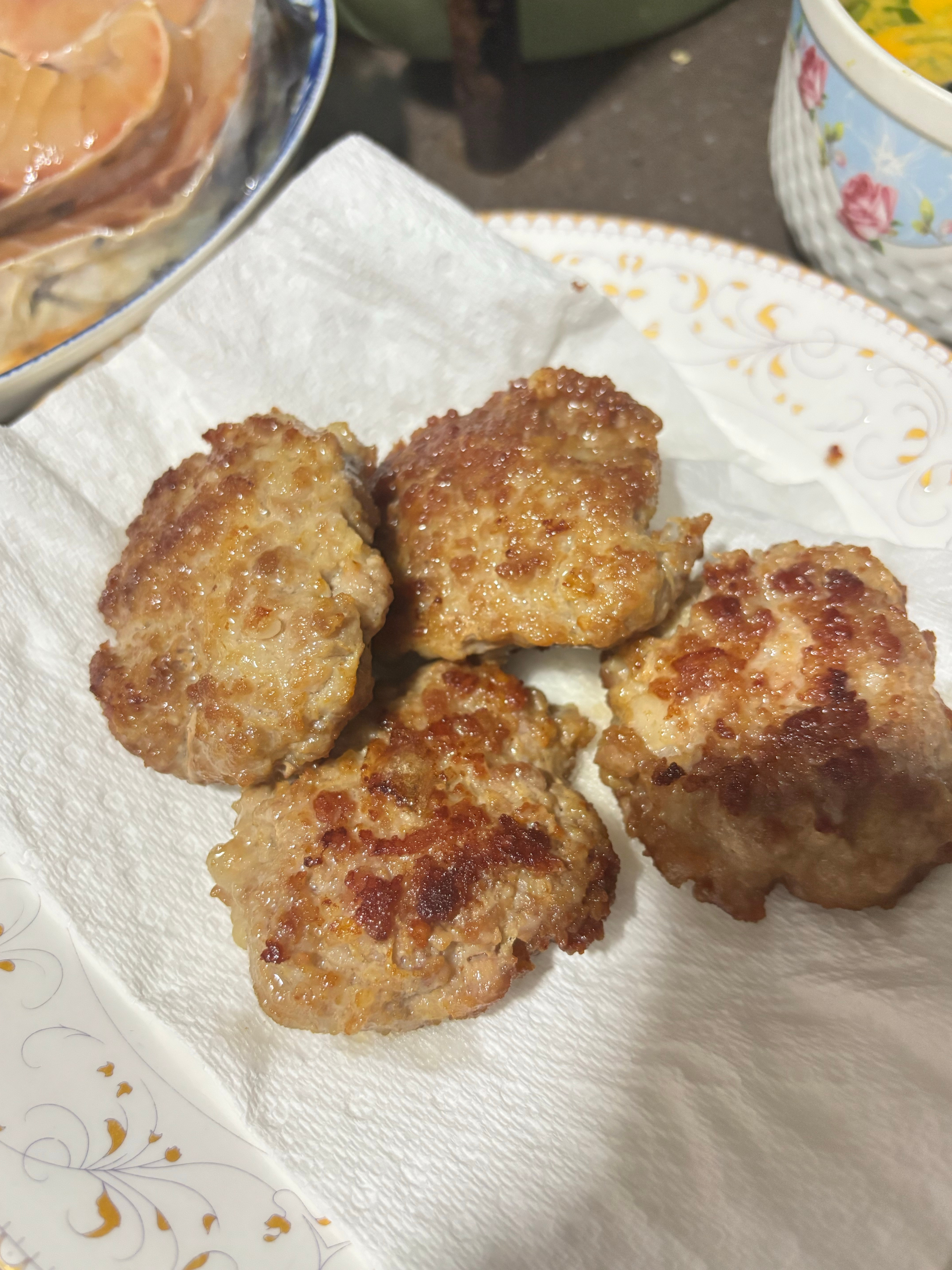 猪肉沫你们怎么煮？    钱大妈那边一盒猪肉沫以前我从来不买，一个觉得品质不怎么