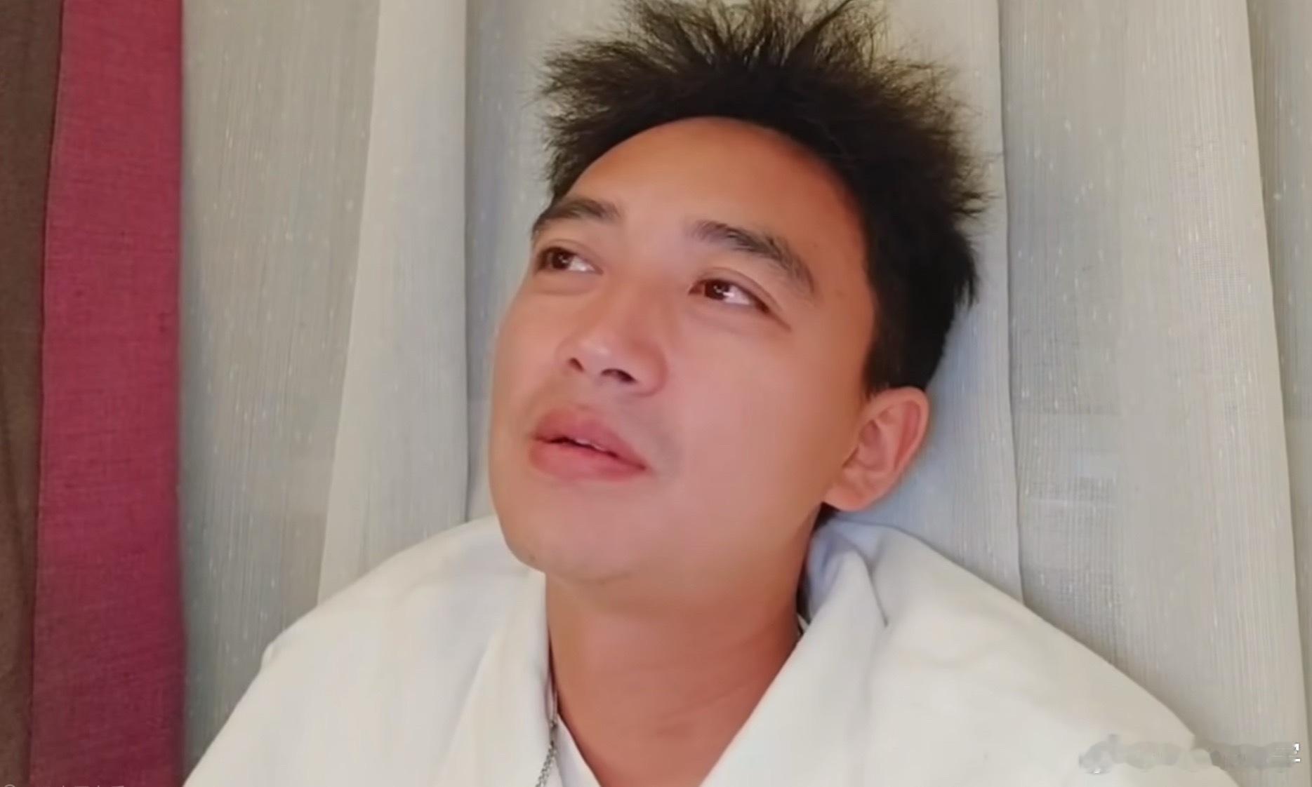 大舅哥：枫哥对我太好了，现在每天都和枫哥发微信聊天，他真是个好领导，聊天最多的内