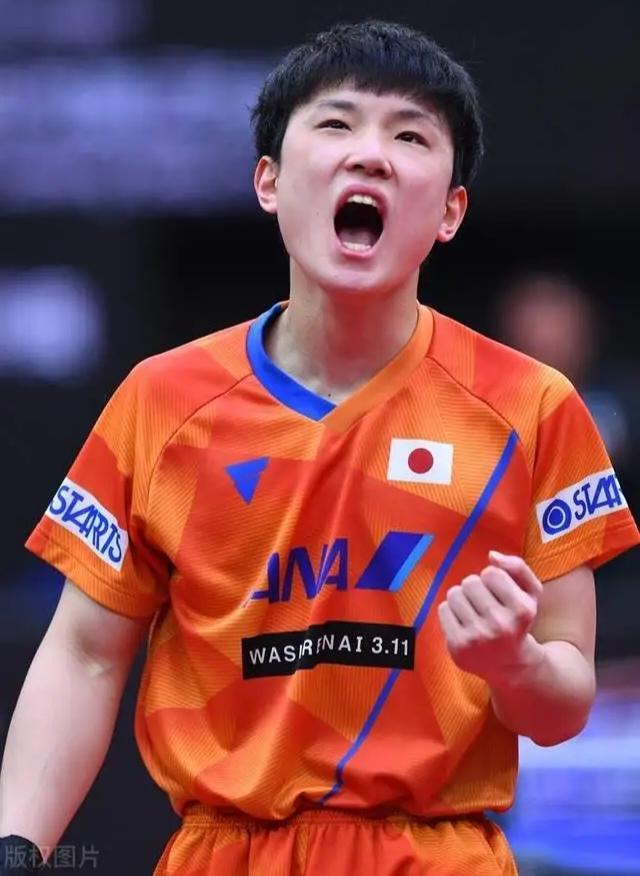 张本智和与吕布
———————————
2026年伦敦“乒乓世锦赛”男团决赛，梁