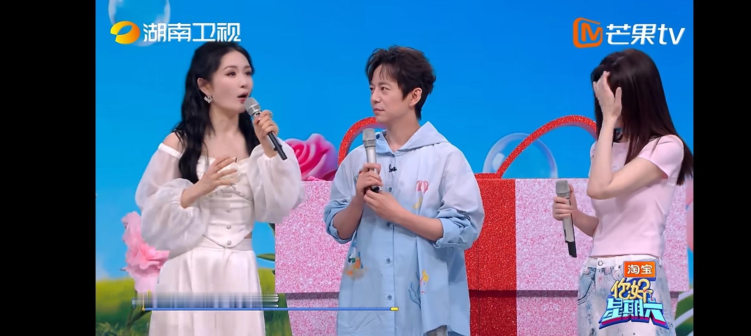 李小冉为谢娜还原心愿便利贴造型 冉娜感情太好了，李小冉特意还原了《心愿便利贴》造