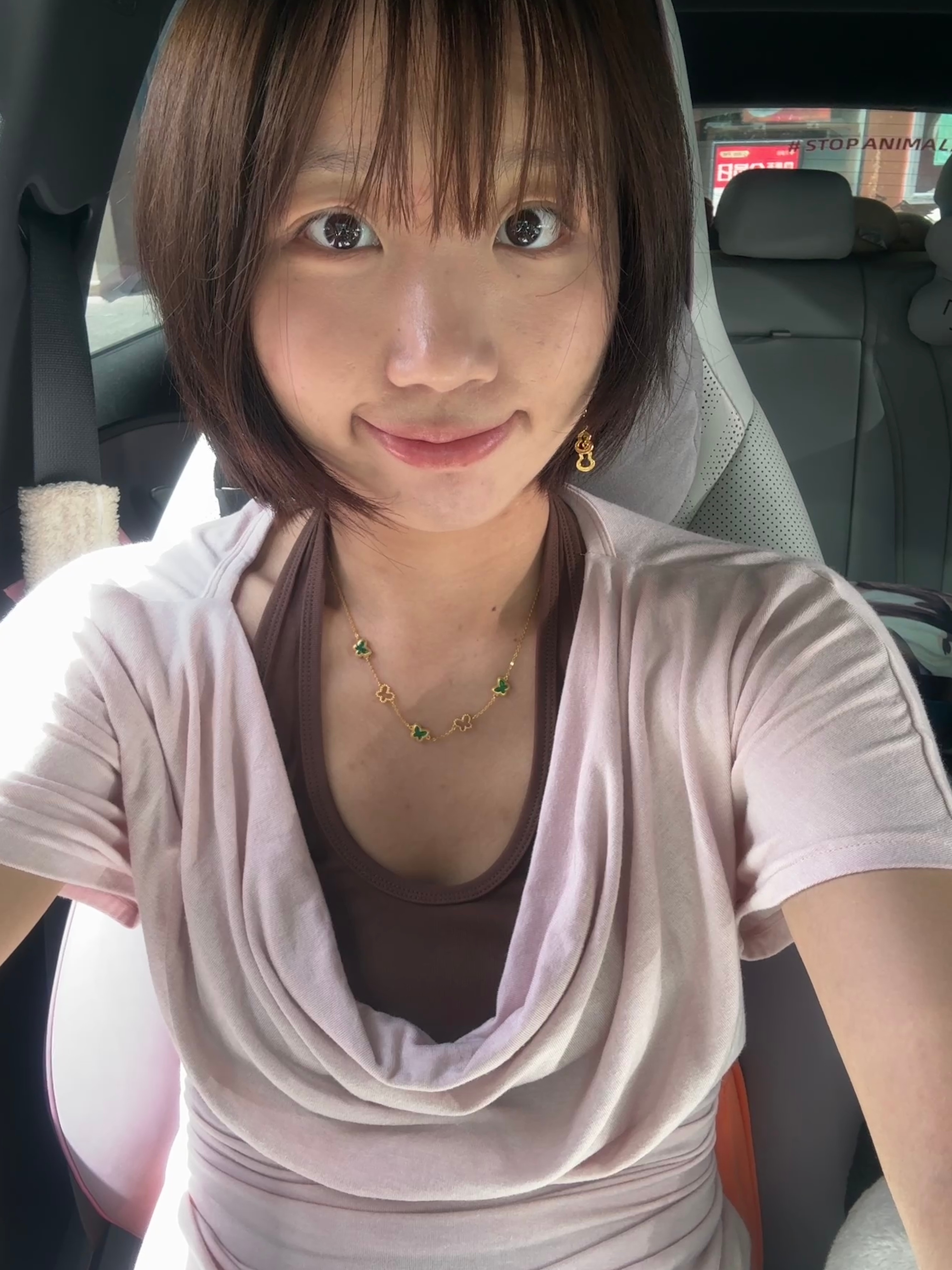 穿白裙自带反观板 