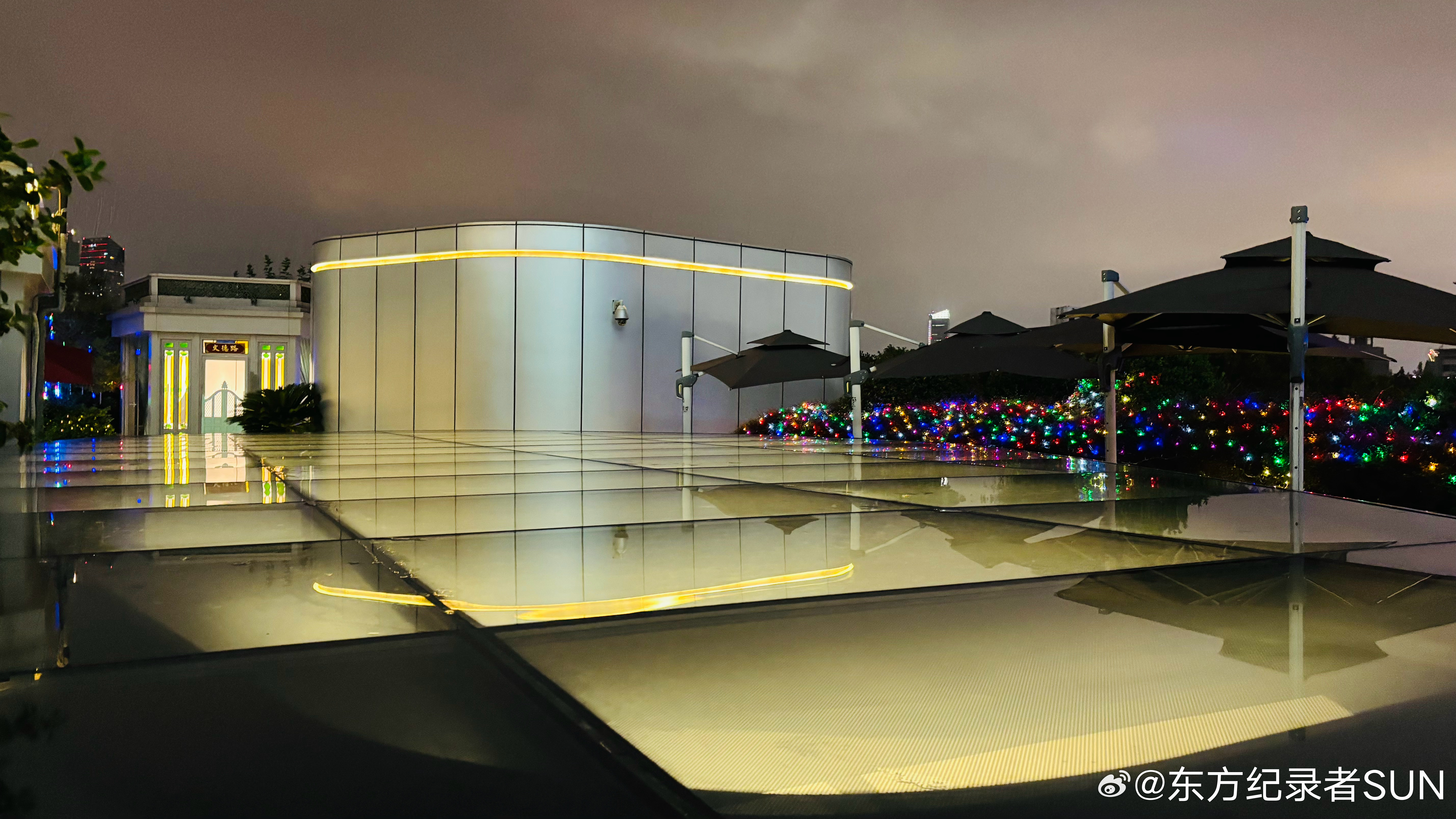 芬太尼毁灭美國：晚清那会，鸦片祸害中国，抽得人骨瘦如柴，国家都快散架了。现在轮到