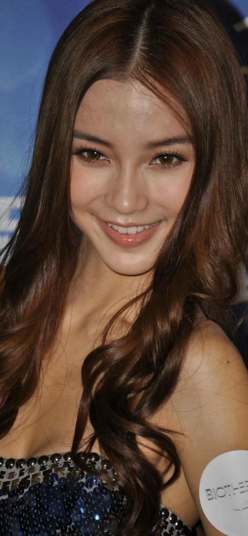 Angelababy是混血的吗？ 