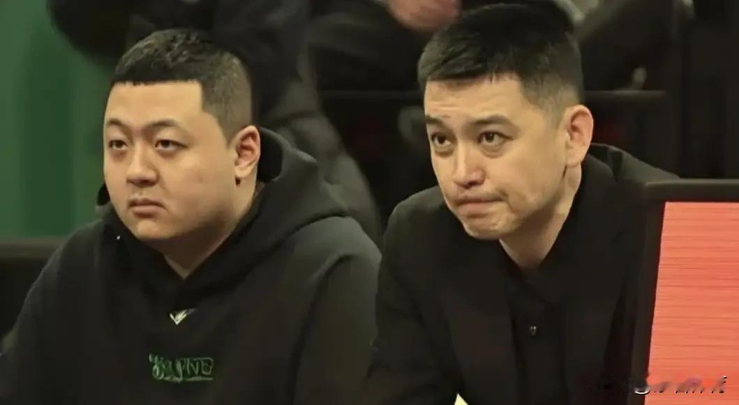 辽宁男篮休赛期各成员现状！小刘总赴美考察新外援。
1、赵继伟
奔赴国家队集训，以