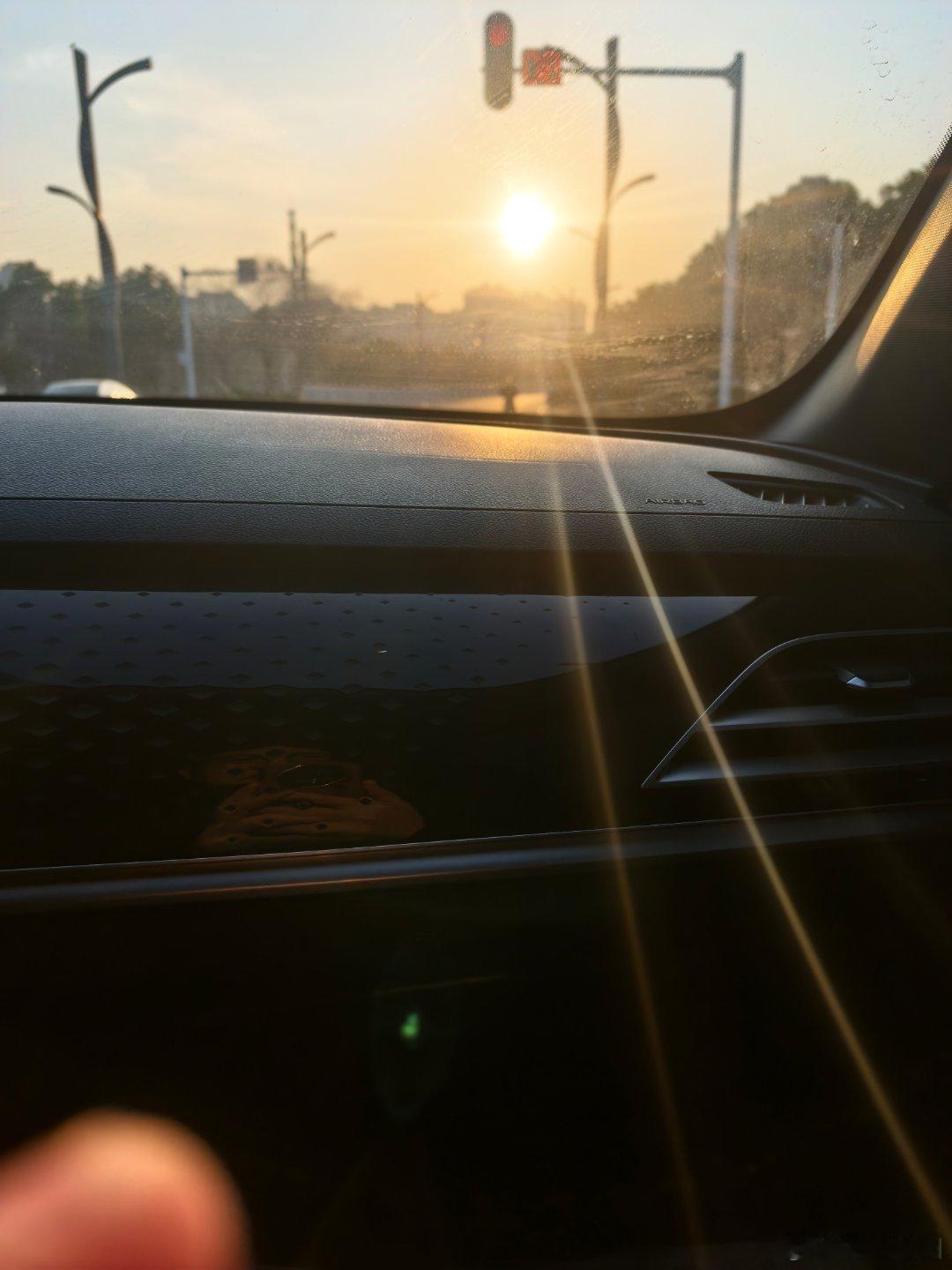 迎着朝阳出发，回家过年