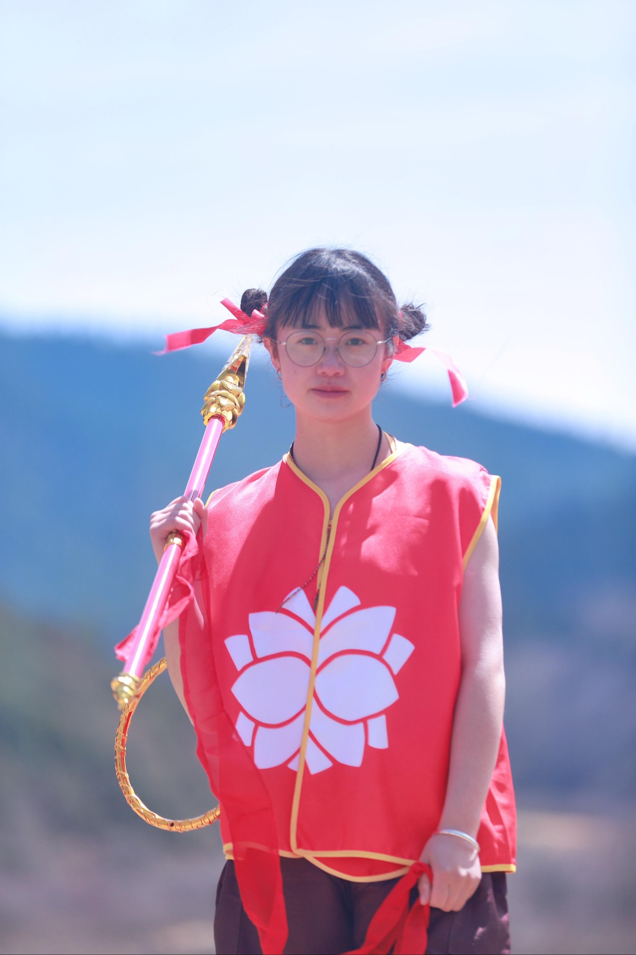 因为我们都太年轻，不知天高地厚.谢天笑