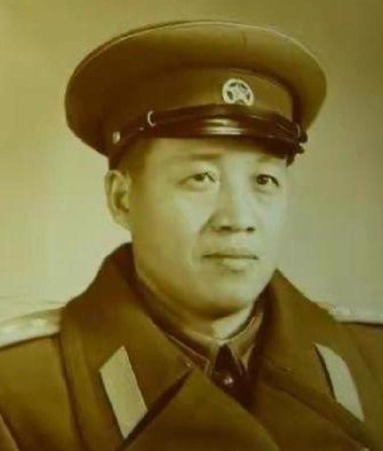 1950年志愿军团长范天恩带两千余人失联多日，由于私自率部赶入松骨峰战场竟然成了