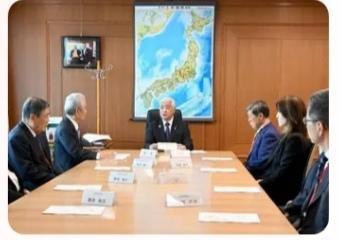 当地时间2025年11月20日上午，日本自民党召开安全保障调查会会议，按首相高市