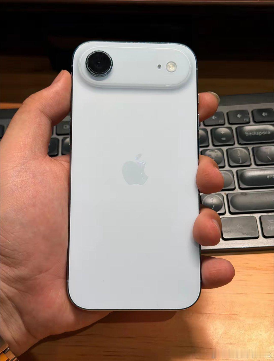 人人都在夸，人人却都不买——iPhone Air，你觉得它算失败的商业产品吗？ 
