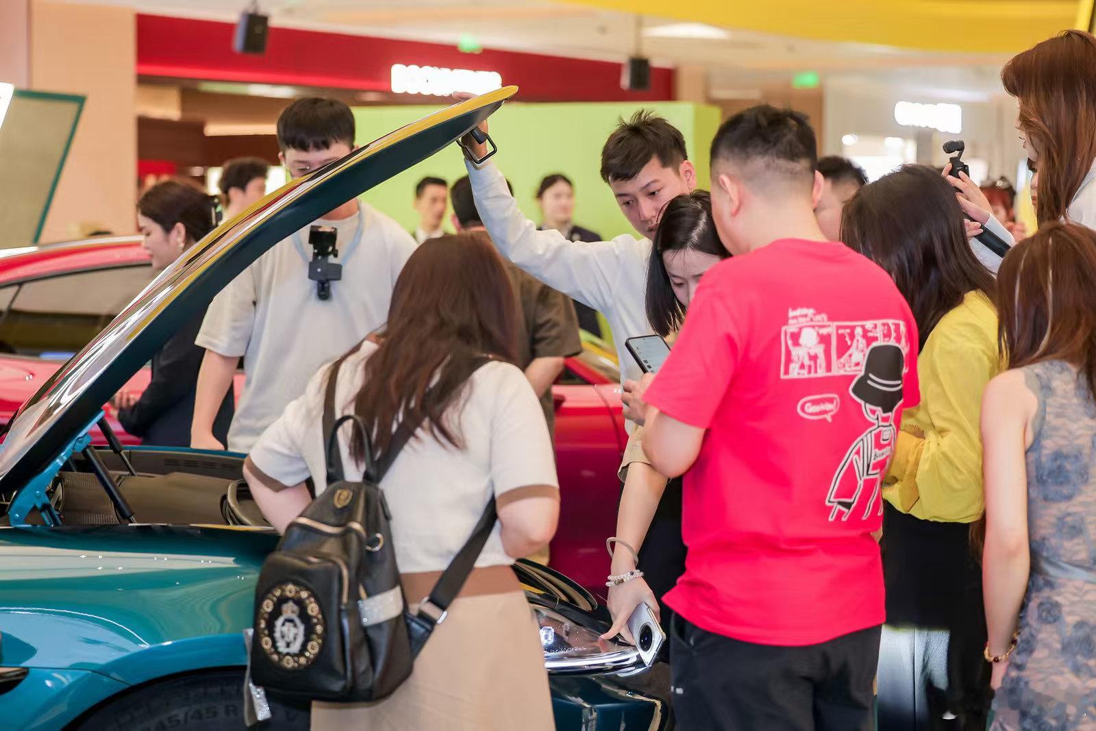 尚界Z7展车陆续进驻百家门店尚界Z7小订破70000台 实力见证。全国百家门店展