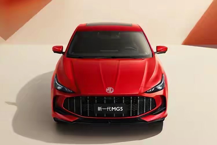 9月13日，上汽名爵新一代MG5正式上市，新车采用品牌最新“猎瞳”设计语言，提供