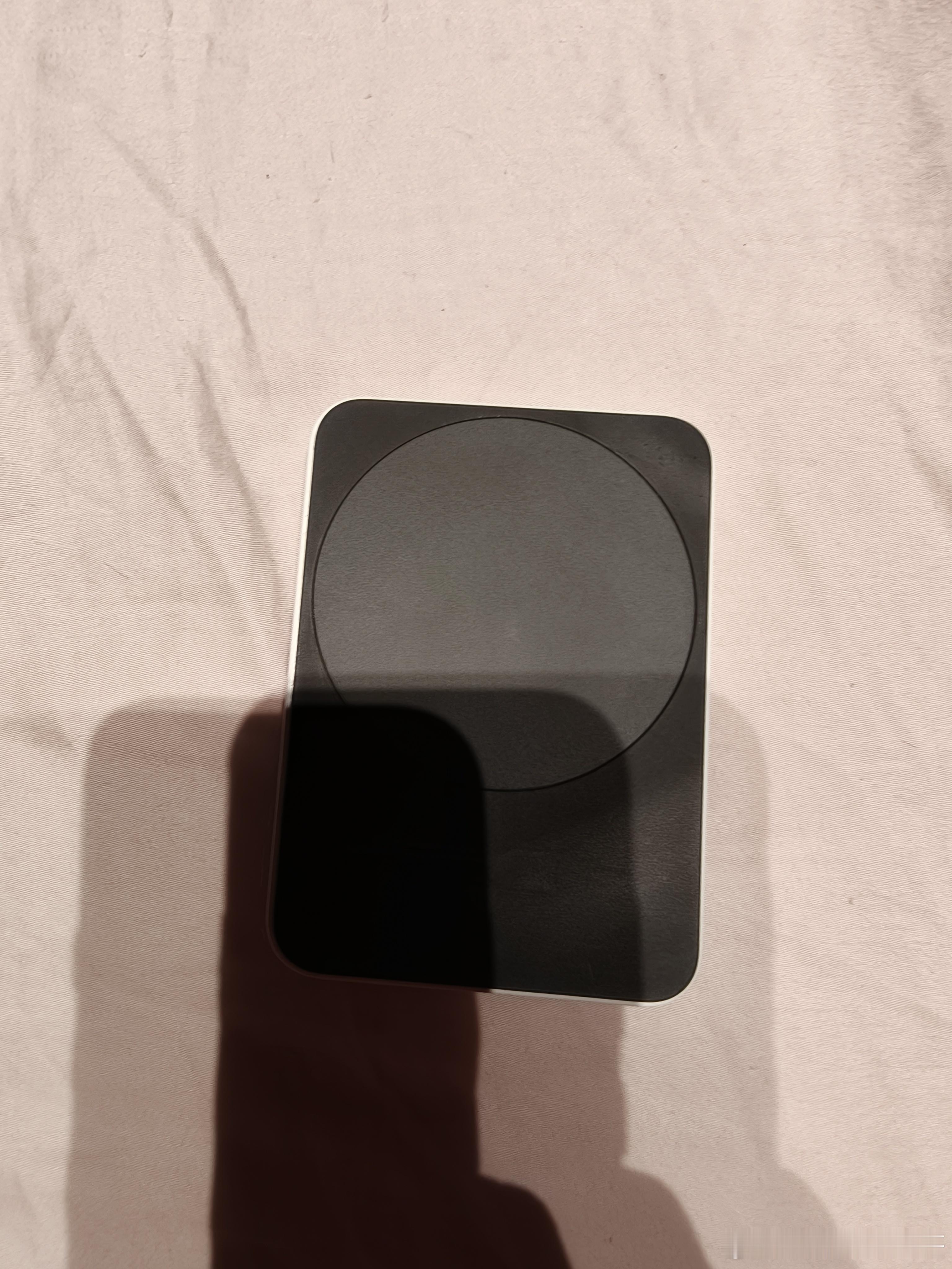 买了一加这个散热器风是从侧面吹出。非常的热散热效果也就一般这玩意的散热场景也仅限