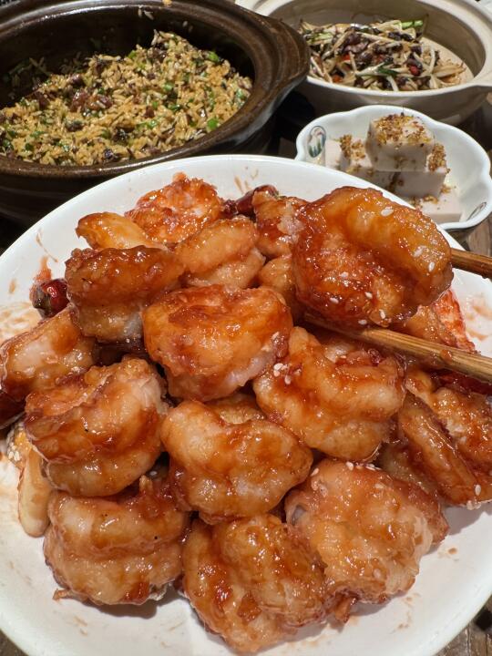 杭州极品（好吃死了糖醋大虾球。。。）