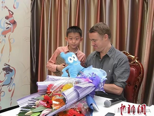 兰州小伙☞☞22岁冠军吴宜泽真的是把爸妈从地下室拉进阳光里，这才是最亮的奖杯
 