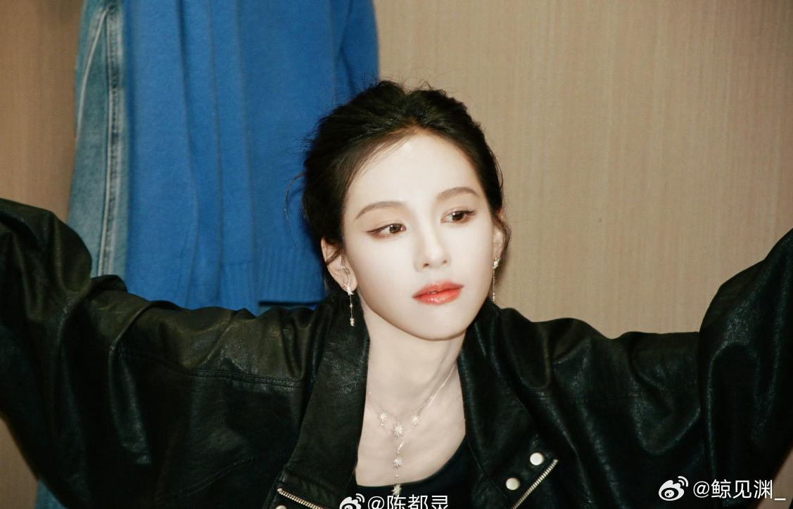 曝杨洋陈都灵主演等风热吻你 现在一切还停留在网传阶段，没有正式官宣，不妨提前畅想
