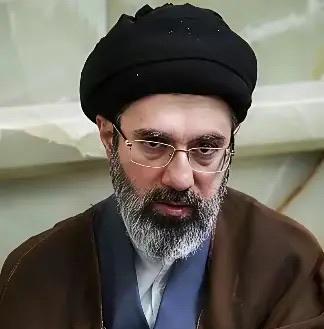 伊朗现在终于明白过来了，自己不管买什么装备都没用，现在的当务之急就是要把美国在自