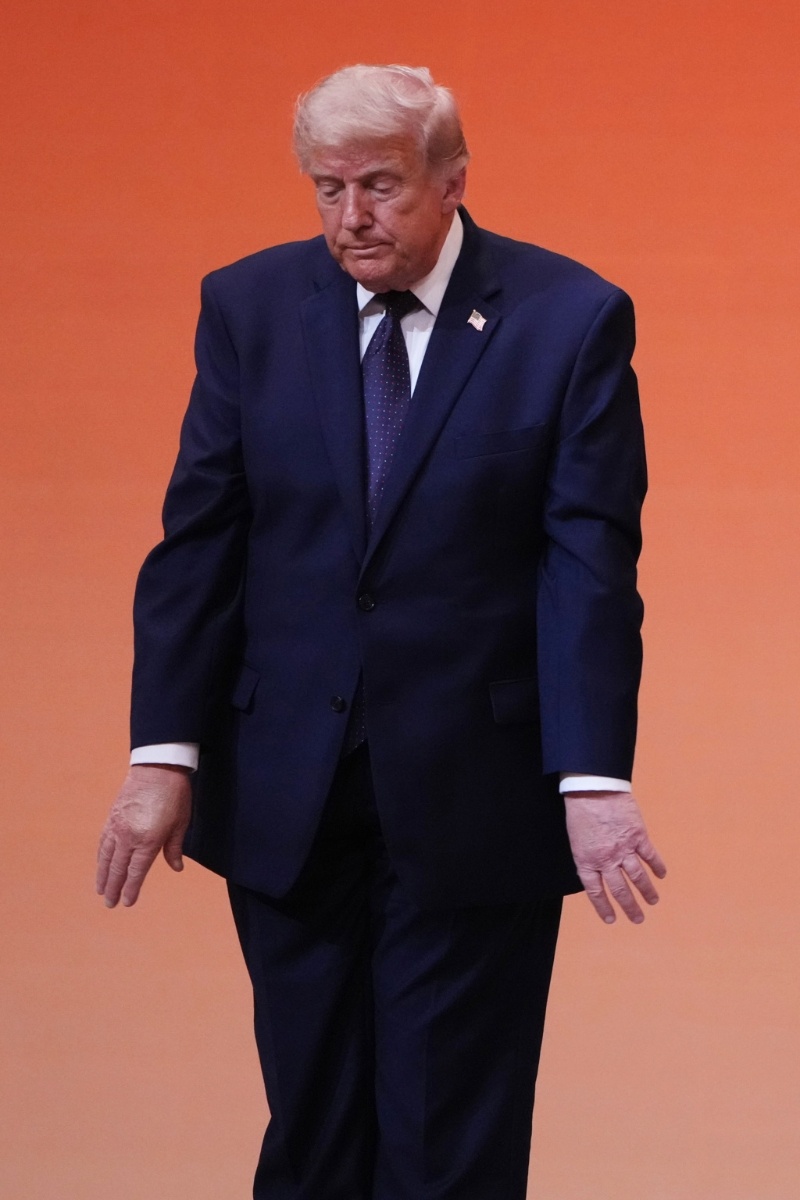 说实话，这次特朗普中国行，说好听的就是罕见显得彬彬有礼，说不好听的就是底气不足局
