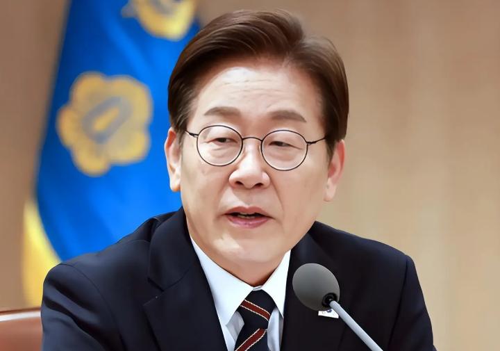 刚刚，韩国总统亲自怒斥反华媒体，最终道歉！
当地时间5月21日，李在明在社交平台