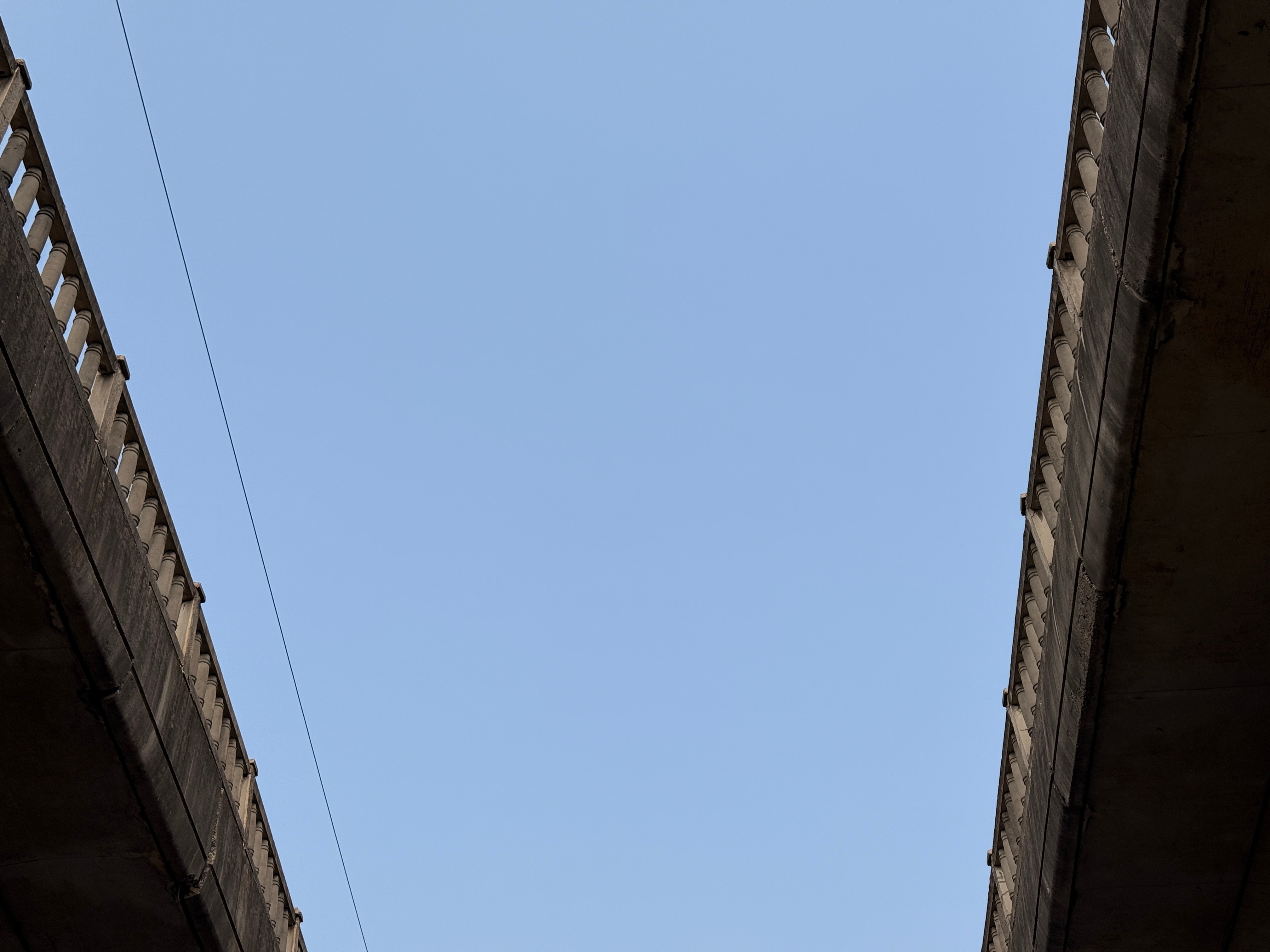 今天早上试了一下某辆车的城区记忆领航真的太难用了 感觉后面几辆车都得骂我跟城区辅