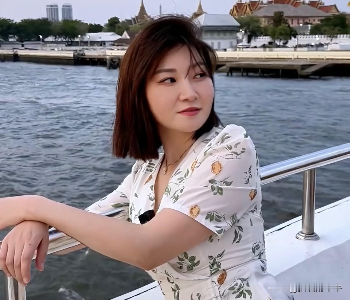 王暖暖终于离婚了，
但是也有一个坏消息，
俞晓冬虽然被判赔50万，
可这50万王