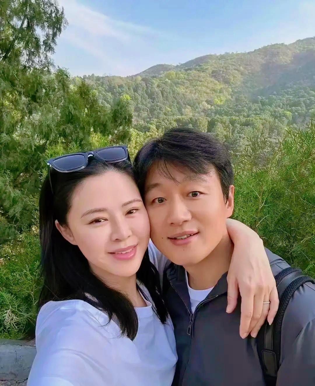 被问
中年夫妻还睡一起吗？
佟大为的回答戳中无数人：何止睡一起，这婚都快20年了