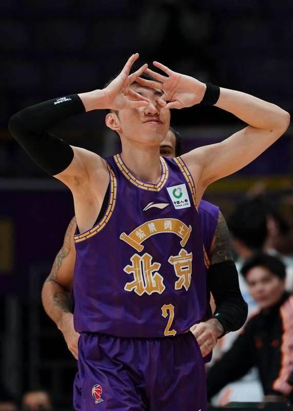 廖三宁主宰末节1周2次绝杀 胡明轩空砍18分徐杰5中0------北京时间1月1