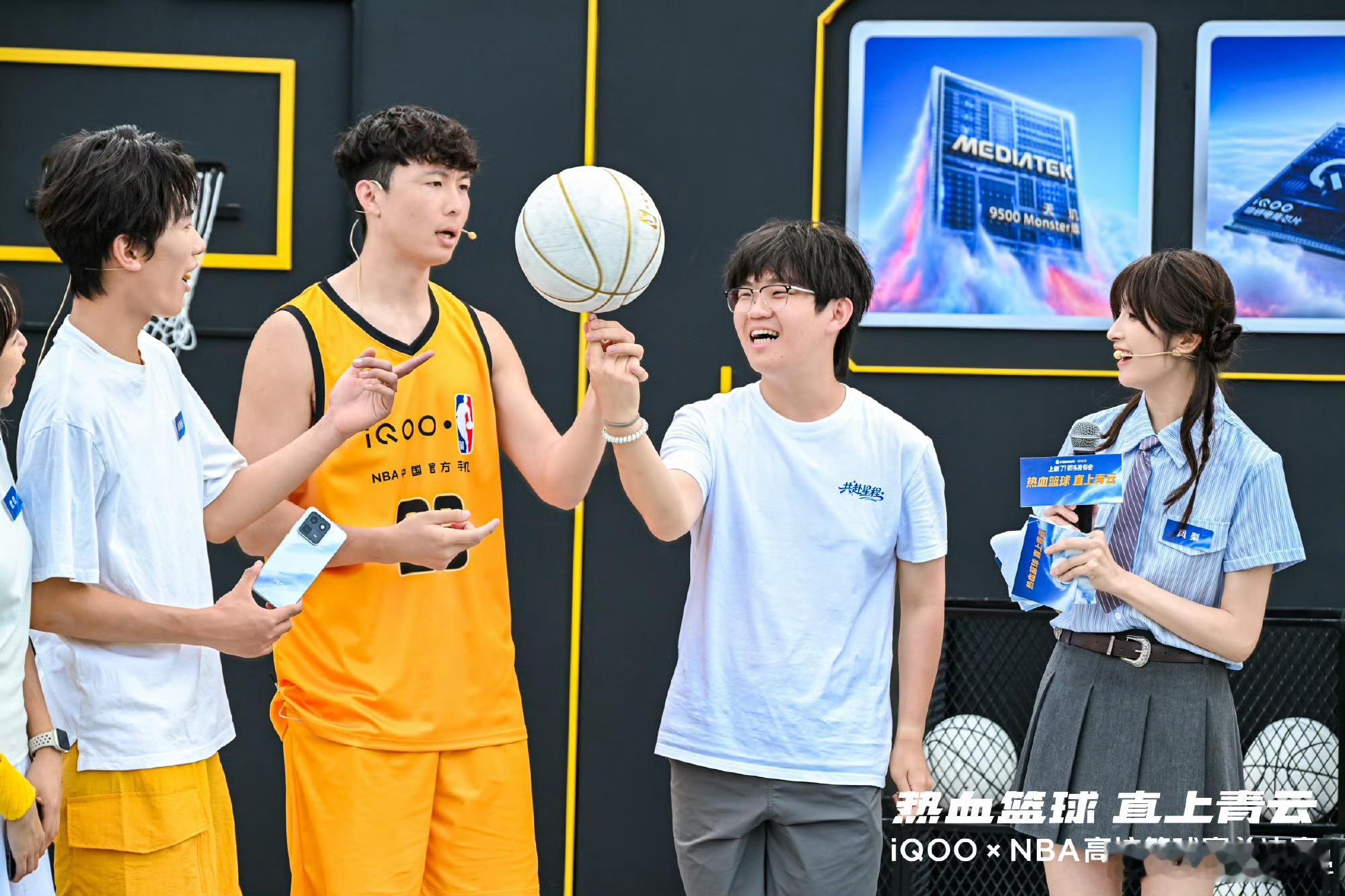 大家都还记得上周日的iQOOxNBA高校篮球赛吧，喧嚣落幕，热爱不止！还记得比赛