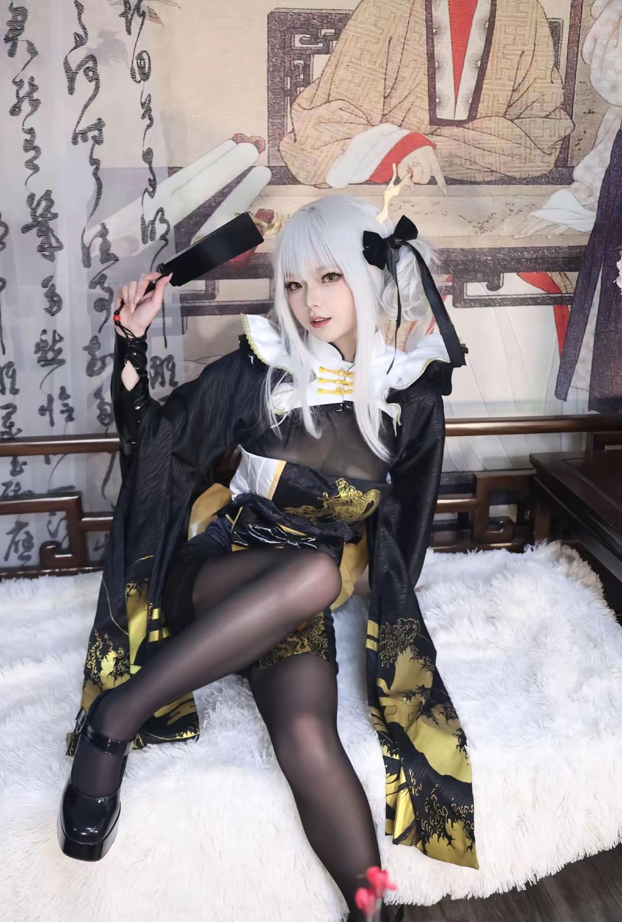 黑金和服，白发飘飘，古韵悠长