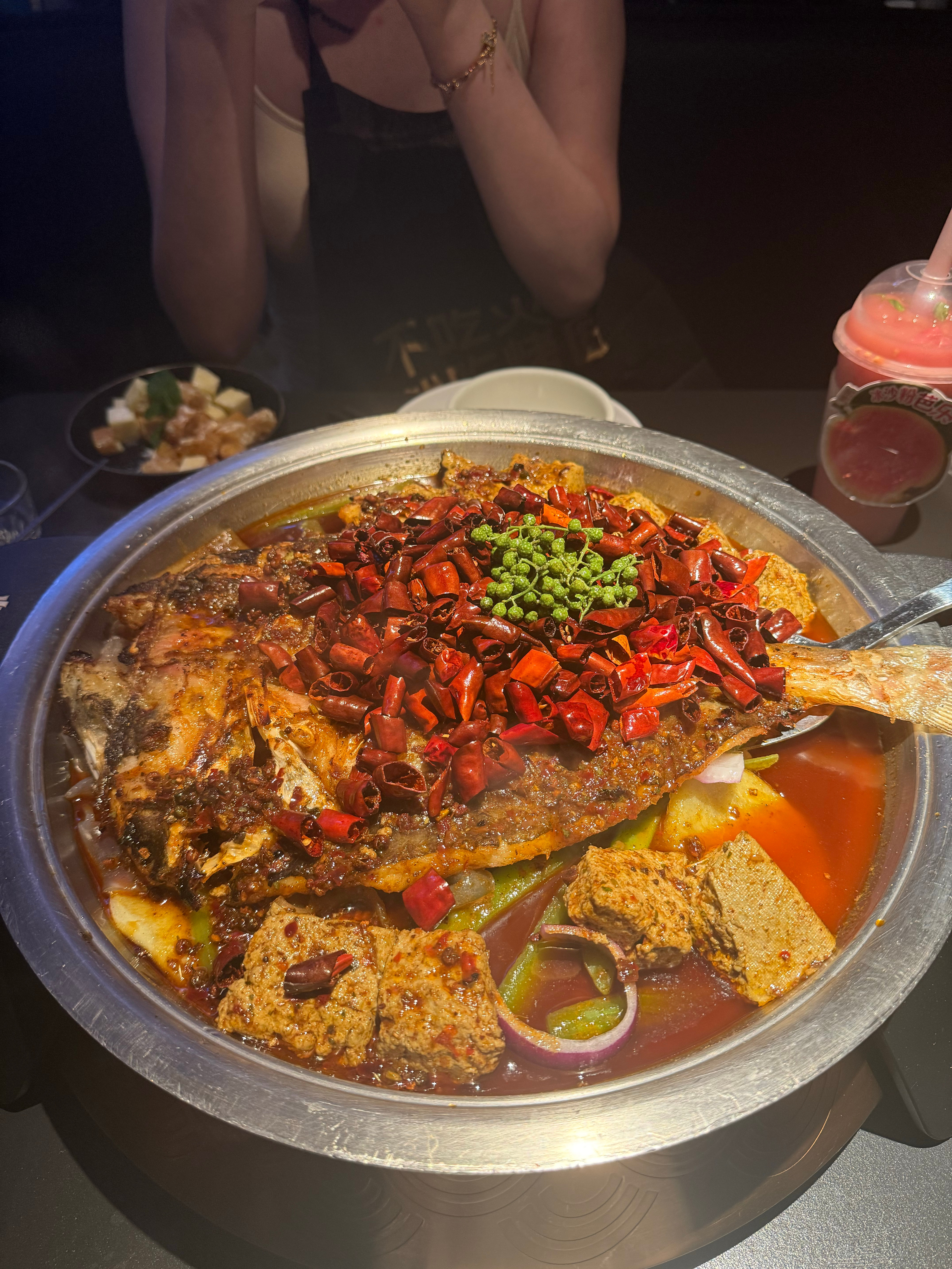 馋好久了，终于可以吃上白哥最爱的烤匠了 成都·烤匠麻辣烤鱼(太古里旗舰店)