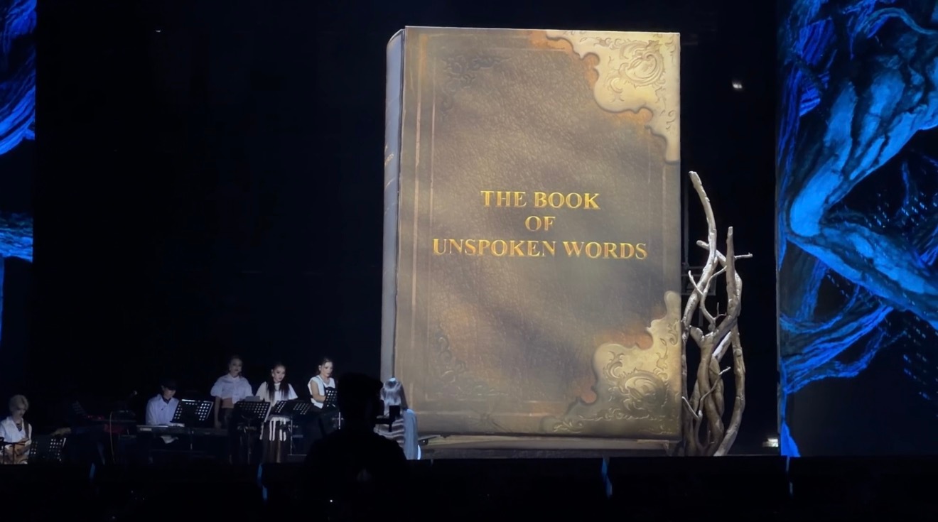 今天因为风太大，考虑安全问题，《Fish Love》的书不翻了～蔡依林重庆演唱会