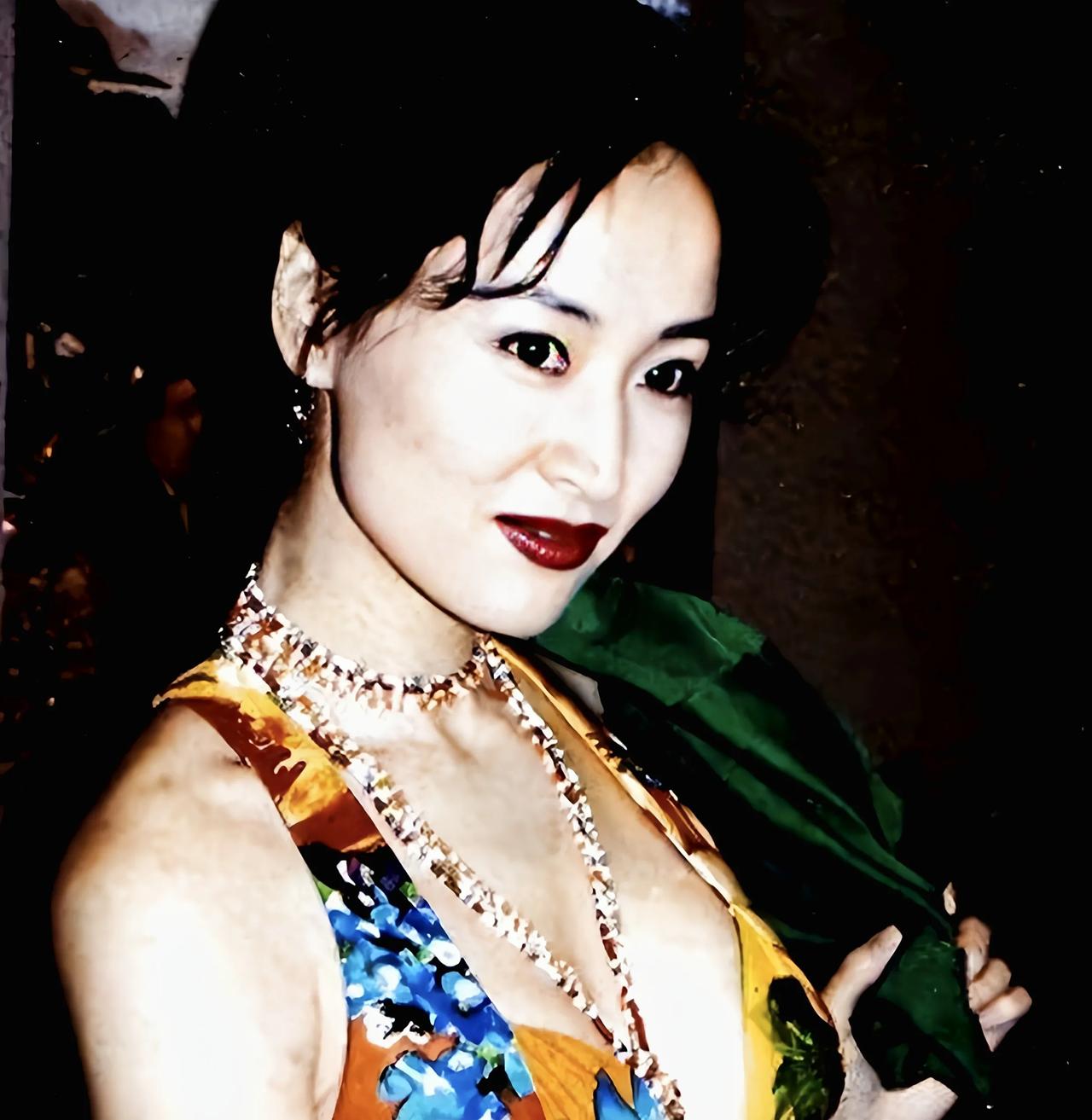 赴港发展的内地演员系列之：于莉

于莉绝对是个实力派，可惜她选择赴港发展这样一条