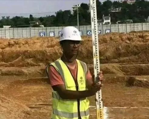 咱们的工地都雇得起外籍员工了！[泣不成声]为大基建喝彩[捂脸]


      