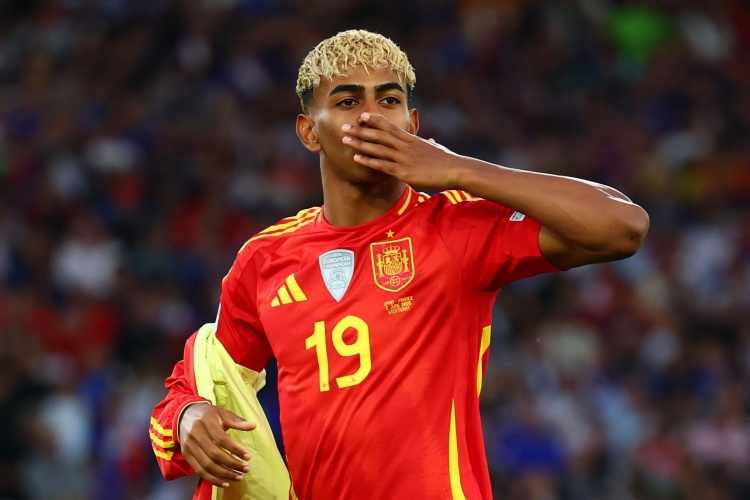 西班牙队官方：亚马尔退出本期国家队，预计休7至10天公告在11月10日周一13时