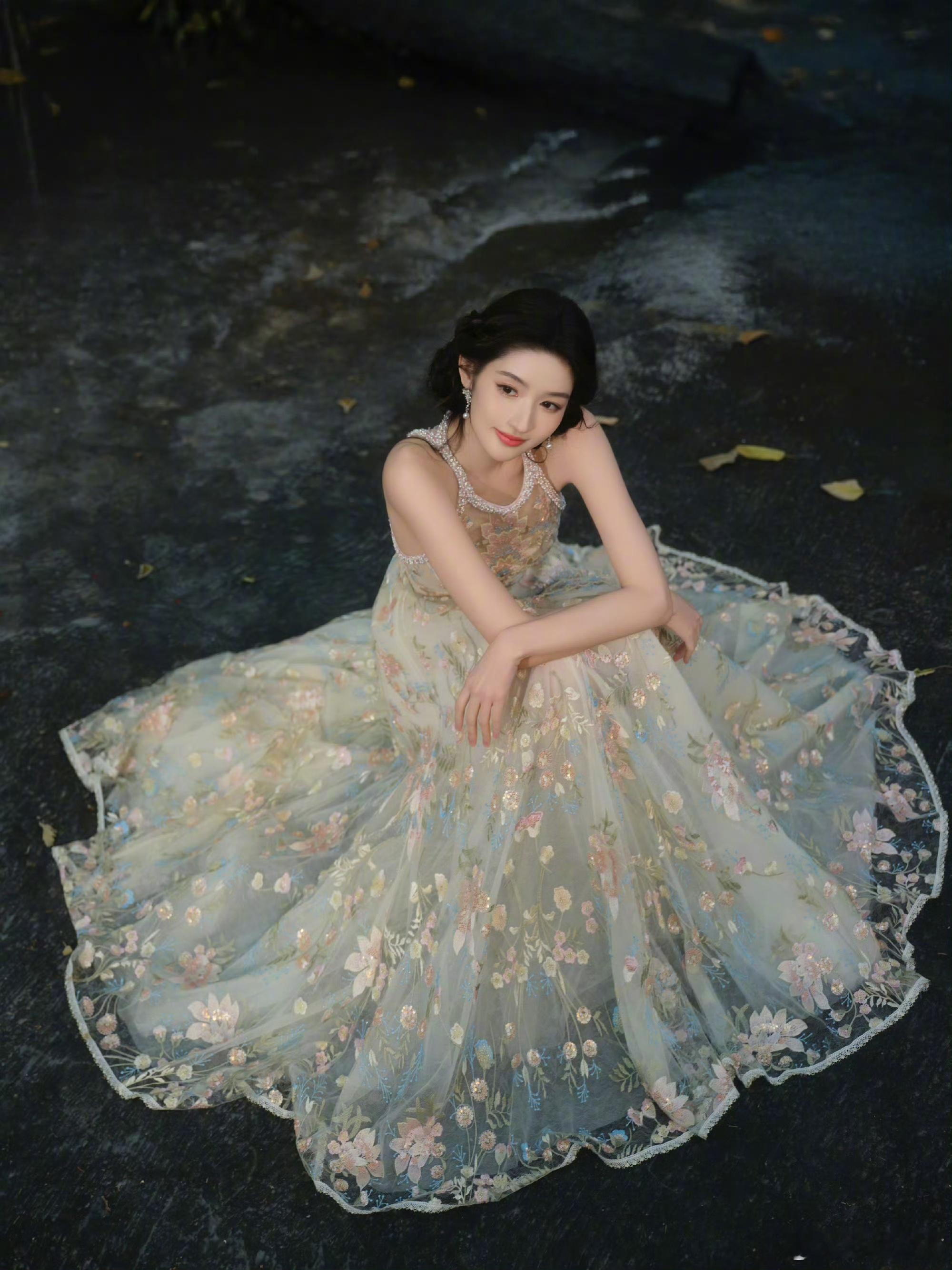 王玉雯女神扑面而来的仙气 从角色中走来，在综艺里发光，如今以主持身份开启全新篇章