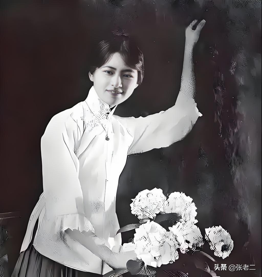 一身才情兼具风骨，于建筑与烟火之间活出通透的一生。