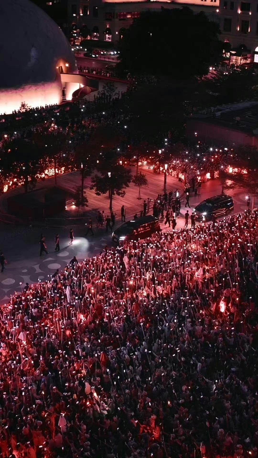 肖战香港YSL还得是官方出图啊！官方发的肖战香港活动，酷必了好吗！这就是肖战说的