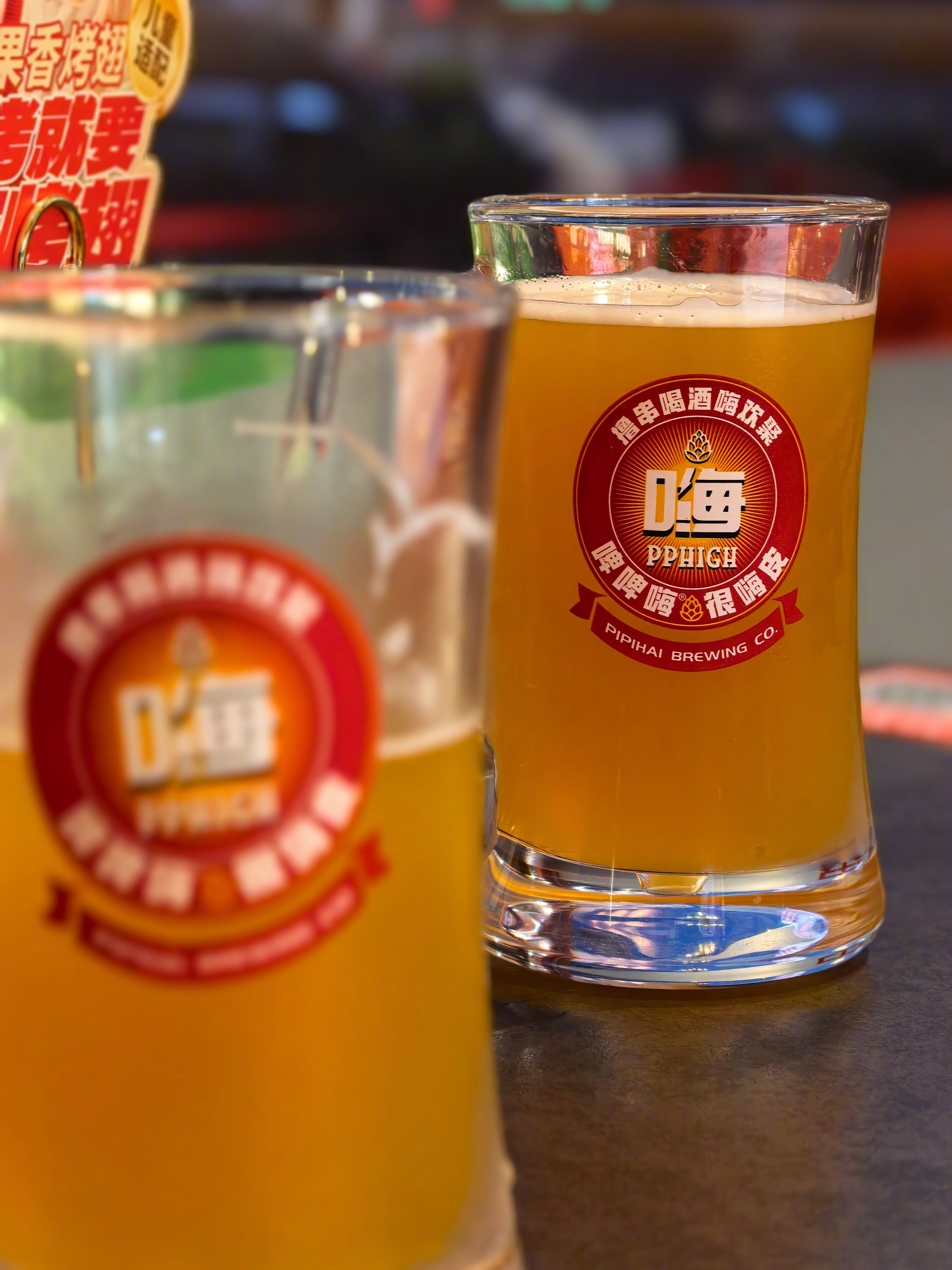 下班，喝个白啤+吃口串，舒服。作为烤串店老板，我觉得他家串不够大，应该再大20%