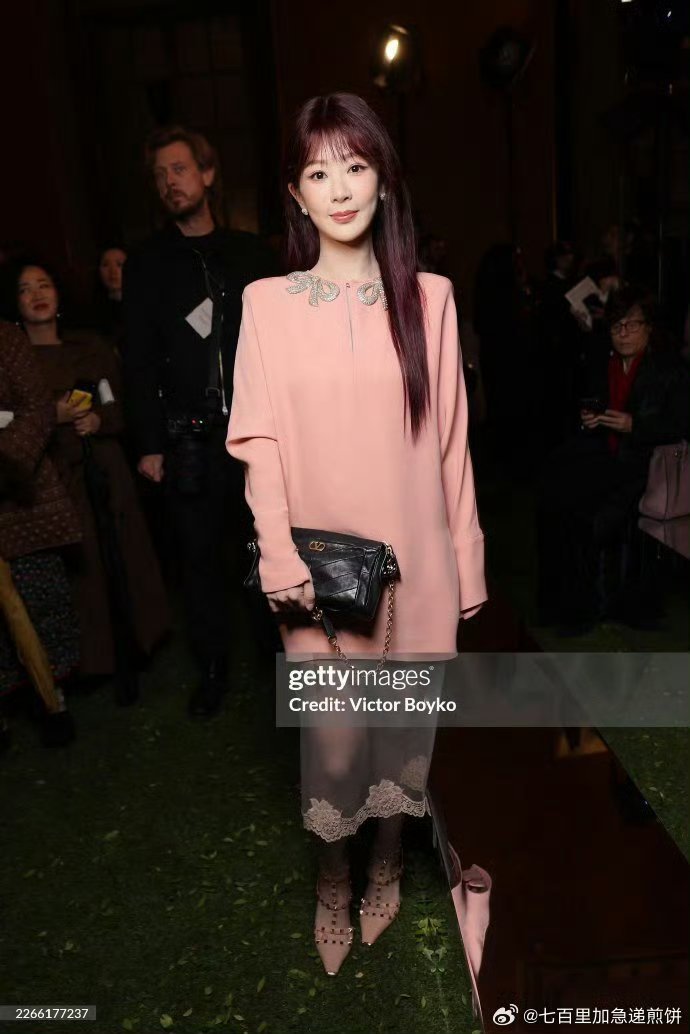 杨紫时装周G社生图 华伦公主状态好到爆棚！！！！太美啦