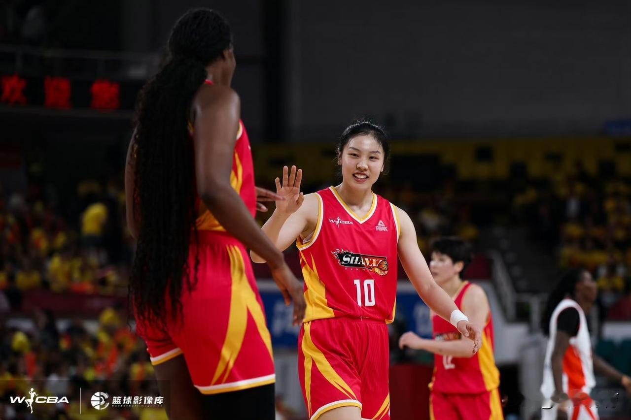 山西女篮多名主力球员离队！

继刘帅、翟若云、张茹、宋柯昕离队之后，山西女篮另外
